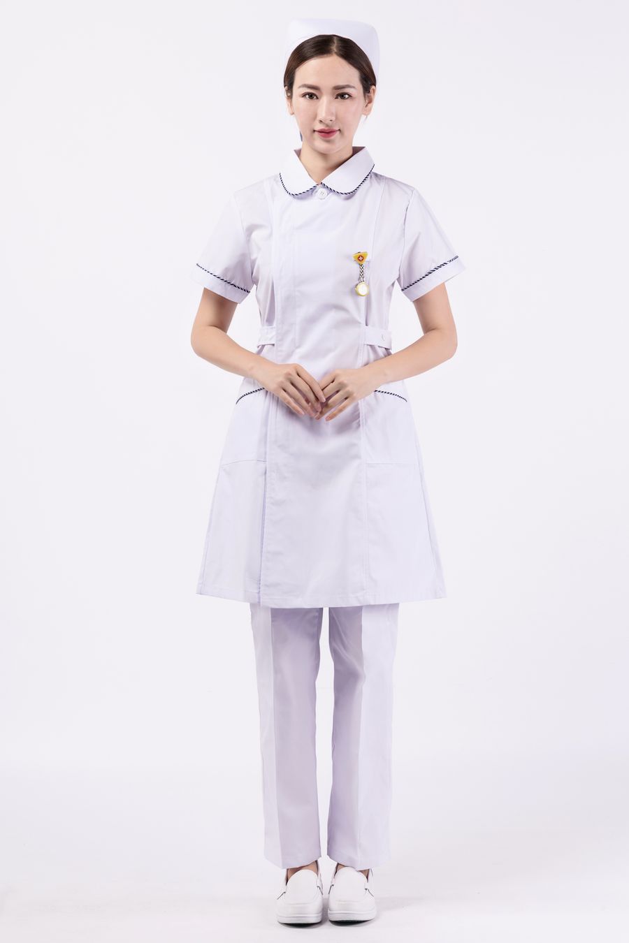 如何選擇正規的護士服裝生產廠家